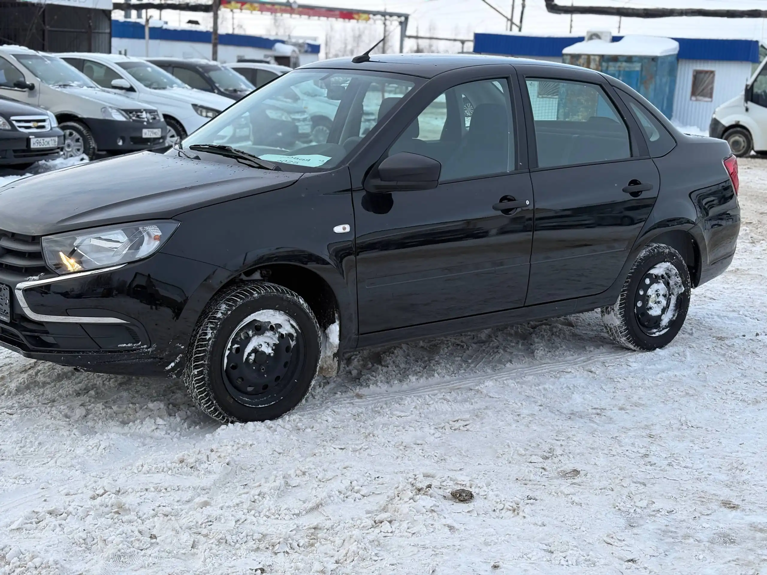 Лада Гранта 2025 года без пробега в кредит - Легковые автомобили (Авто) в Канаш