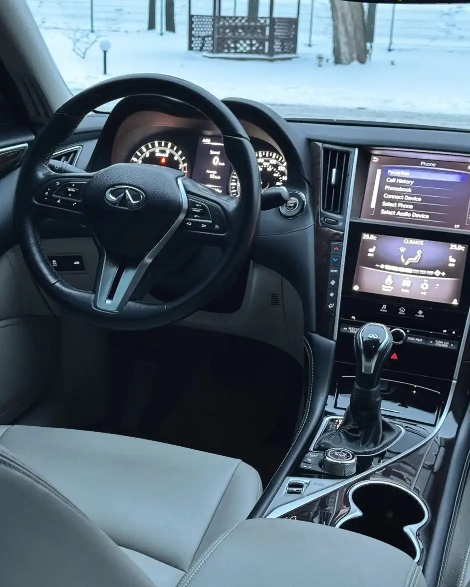 Infiniti Q50 2017 г. с пробегом 98 000 км - Легковые автомобили (Авто) в Самара