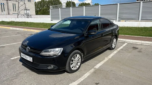 Volkswagen Jetta VII 2013 г.в. 1.6 АКПП - Квадроцикл в Ульяновск