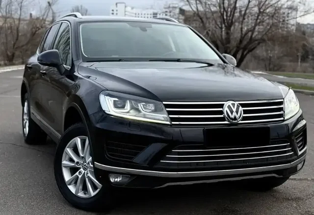 Продам Volkswagen Touareg 2016 года - Минивэны/фургоны в Самара