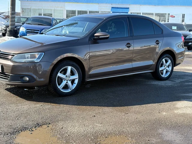 Volkswagen Jetta 2013 года в отличном состоянии - Авто в Неизвестно