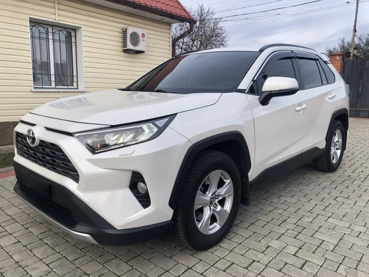 Продажа Toyota RAV4 2019 года - Легковые автомобили (Авто) в Самара