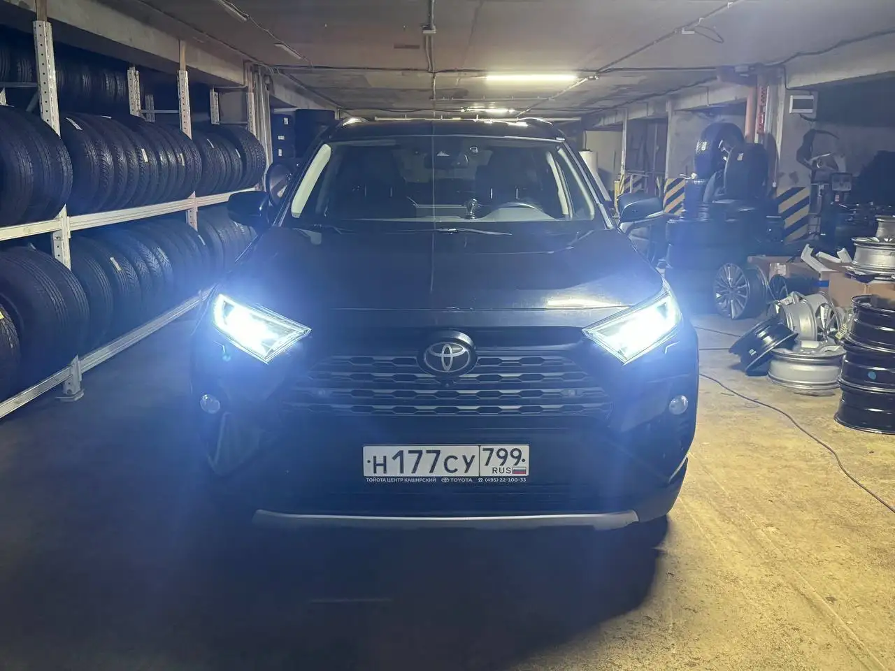 Toyota RAV4 2019 2.5AT полный привод - Легковые автомобили (Авто) в Москва