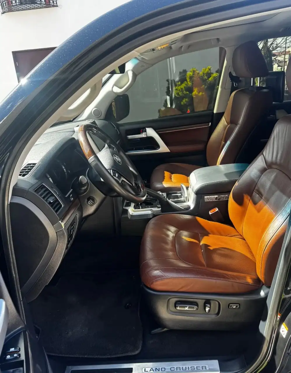 Toyota Land Cruiser 200 4.6 V8 AWD 2017 года - Авто в Самара