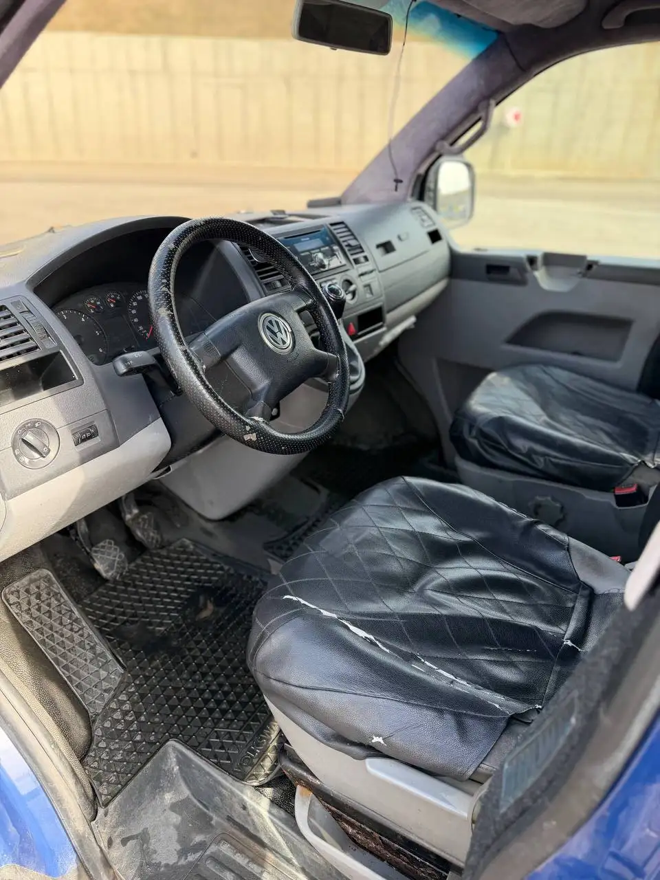 Фольксваген Транспортер 2004 года - Авто в Москва