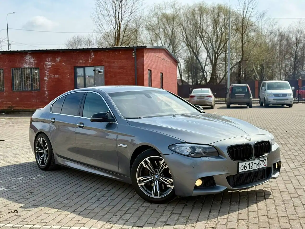BMW 520i 2014 года выпуска - Авто в Москва