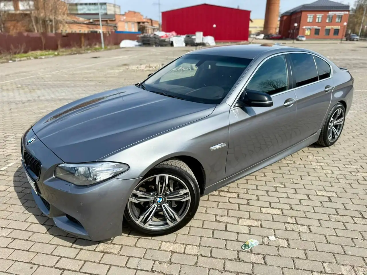 BMW 520i 2014 года выпуска - Авто в Москва
