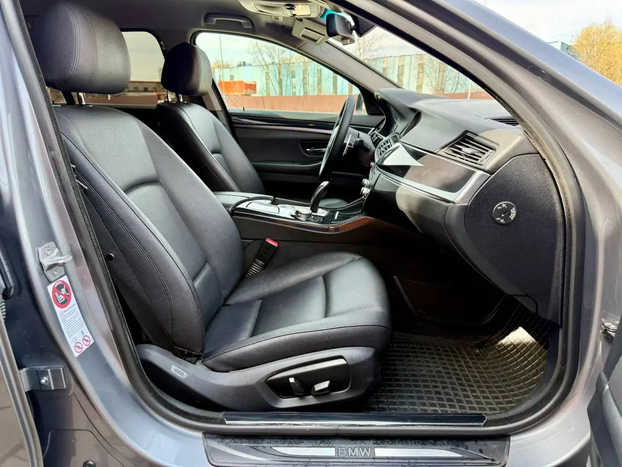 BMW 520i 2014 года выпуска - Авто в Москва