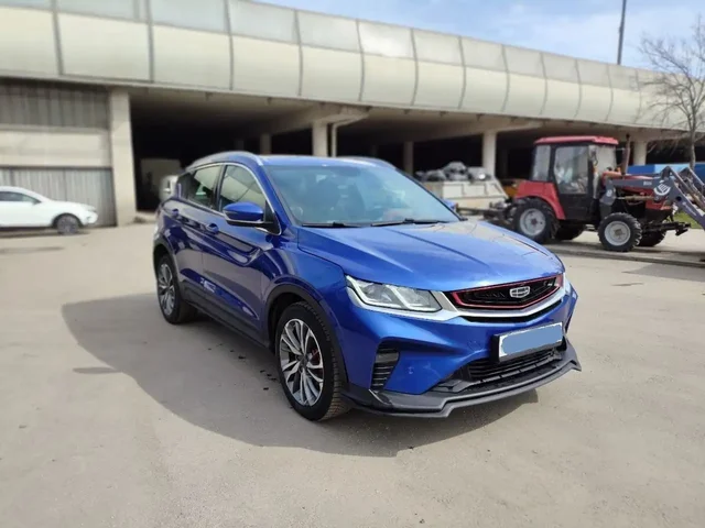 Geely Coolray 2022 г., 1.5 л, робот, пробег 134000 км - Внедорожники, кроссоверы в Москва