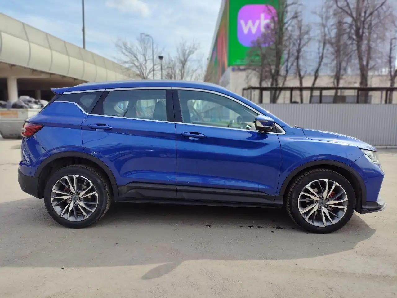 Geely Coolray 2022 г., 1.5 л, робот, пробег 134000 км - Авто в Москва