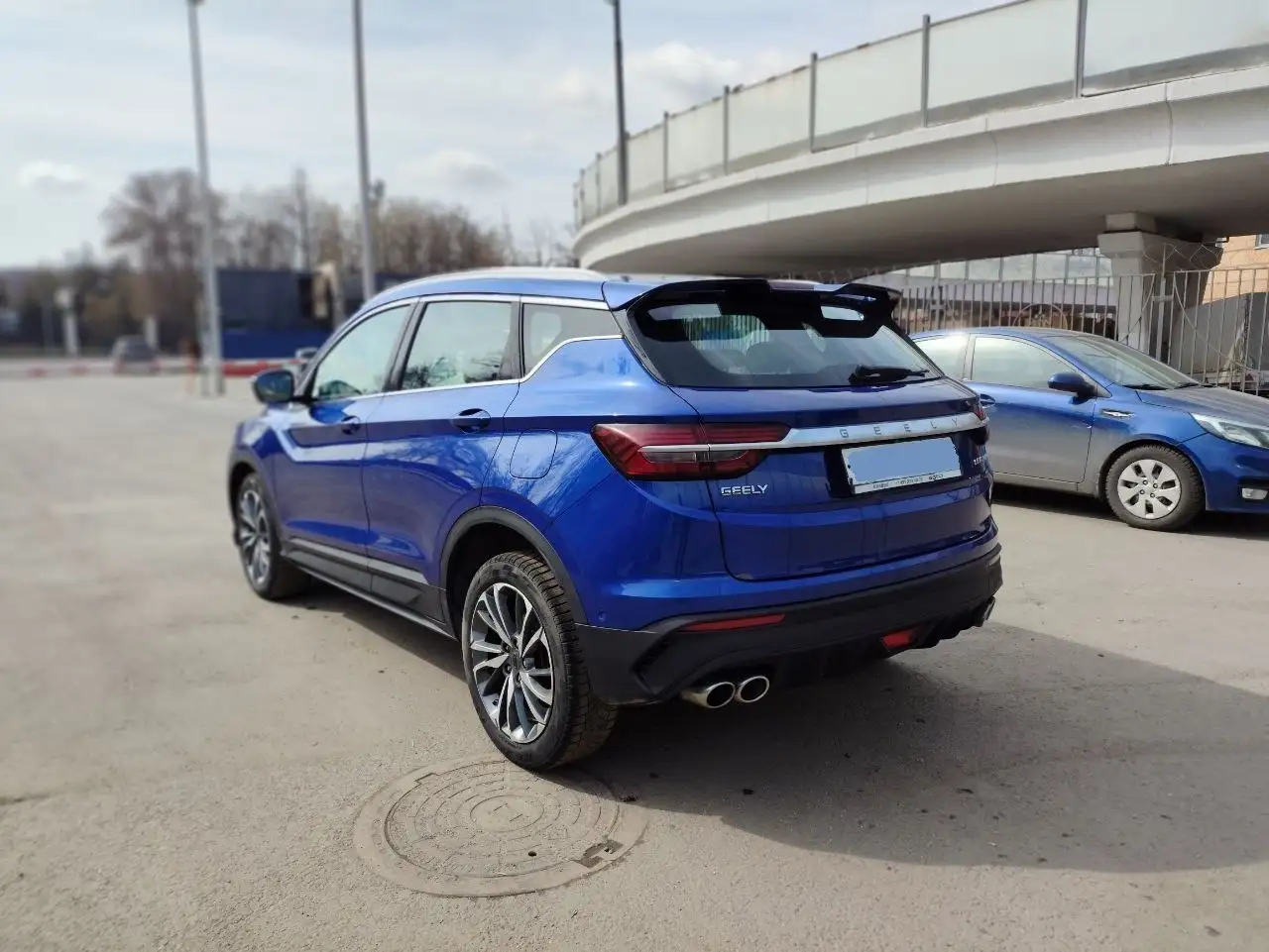 Geely Coolray 2022 г., 1.5 л, робот, пробег 134000 км - Авто в Москва