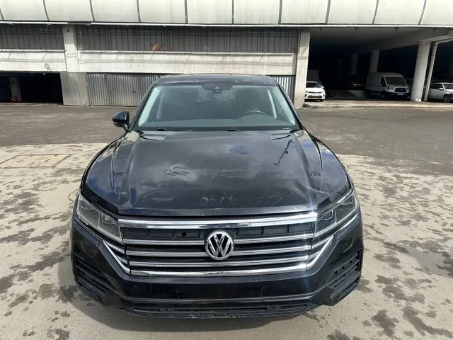 Volkswagen Touareg 2020 года, 3.0 AT, пробег 81000 км - Внедорожники, кроссоверы в Москва