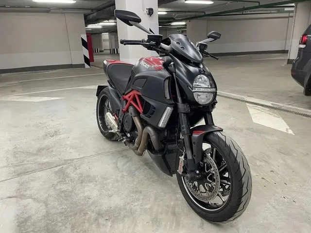 Продажа мотоцикла Ducati Diavel 2013 года - Грузовики в Ставрополь