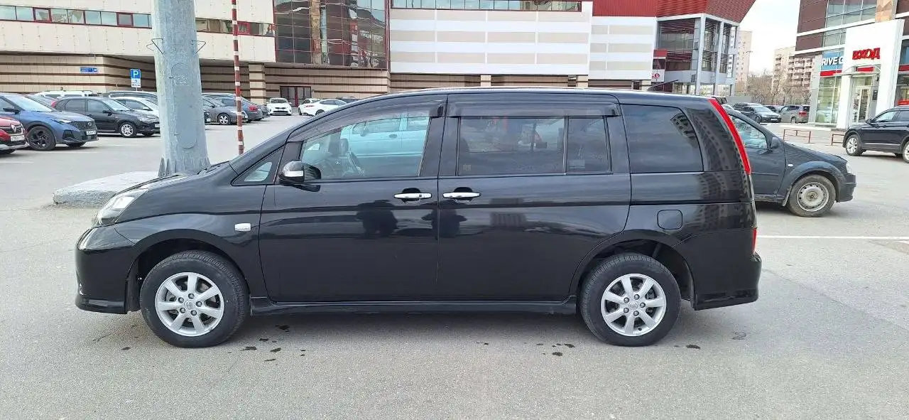 Toyota Isis 2010 год 7 мест - Легковые автомобили (Авто) в Самара