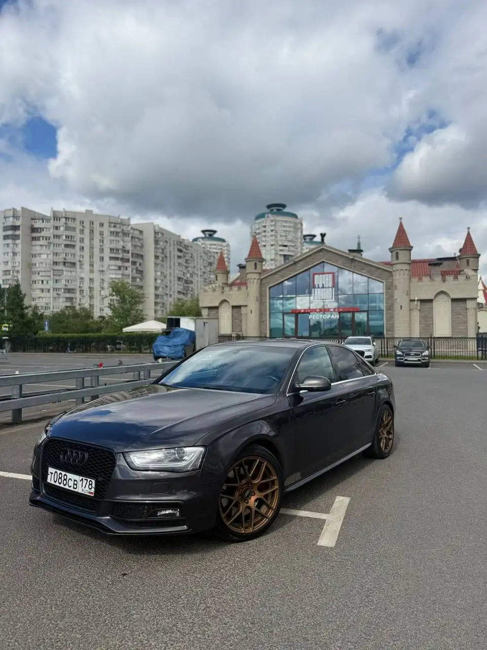 Audi A4 2.0 TFSI quattro 2015 - Авто в Москва