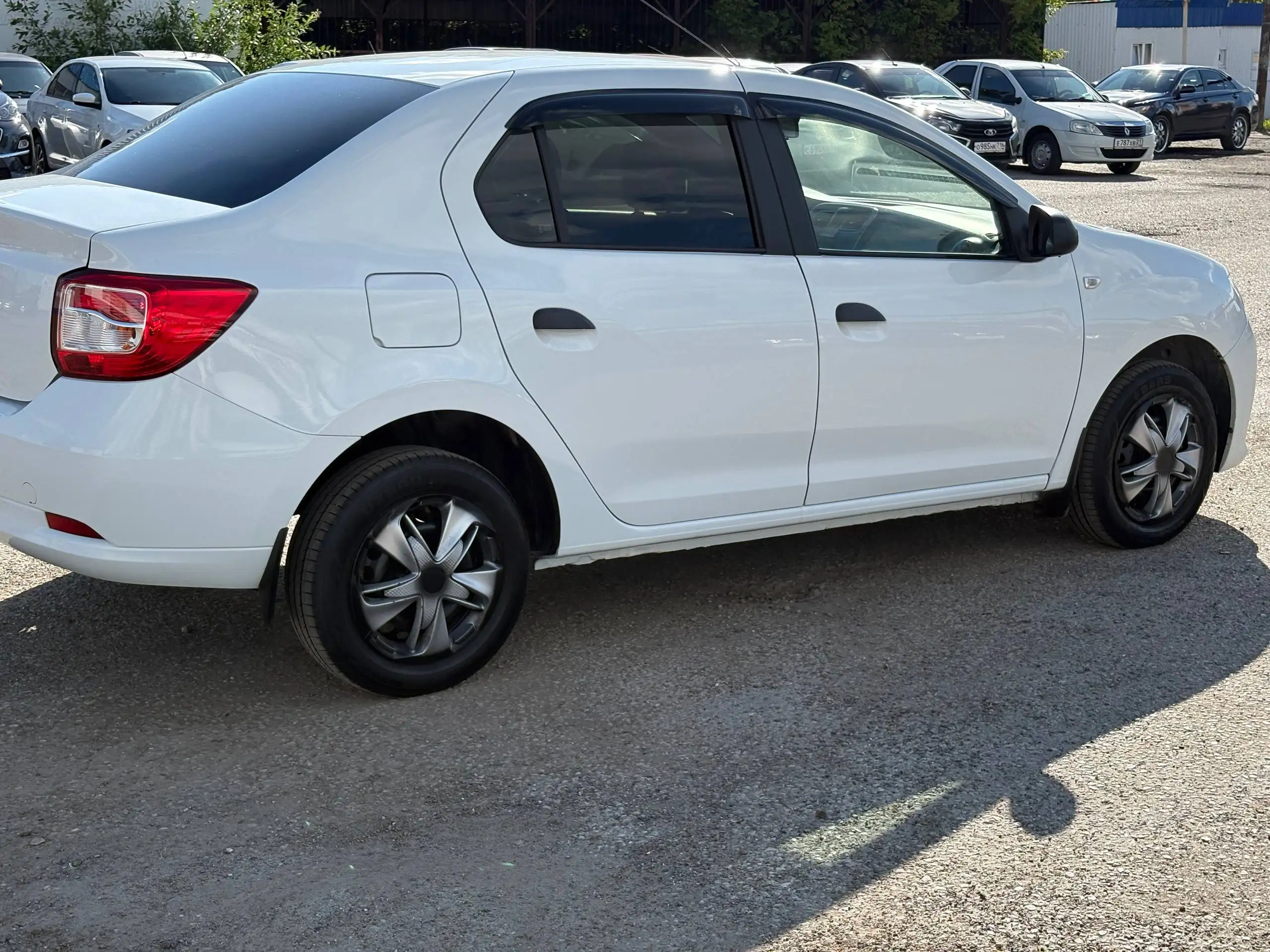 Renault Logan 2015 в кредит - Легковые автомобили (Авто) в Канаш