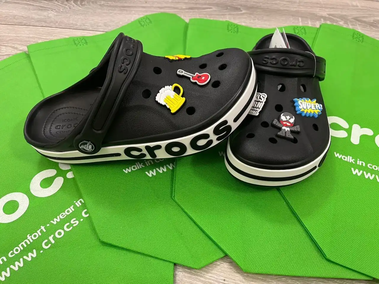 Скидка на детские и взрослые кроксы