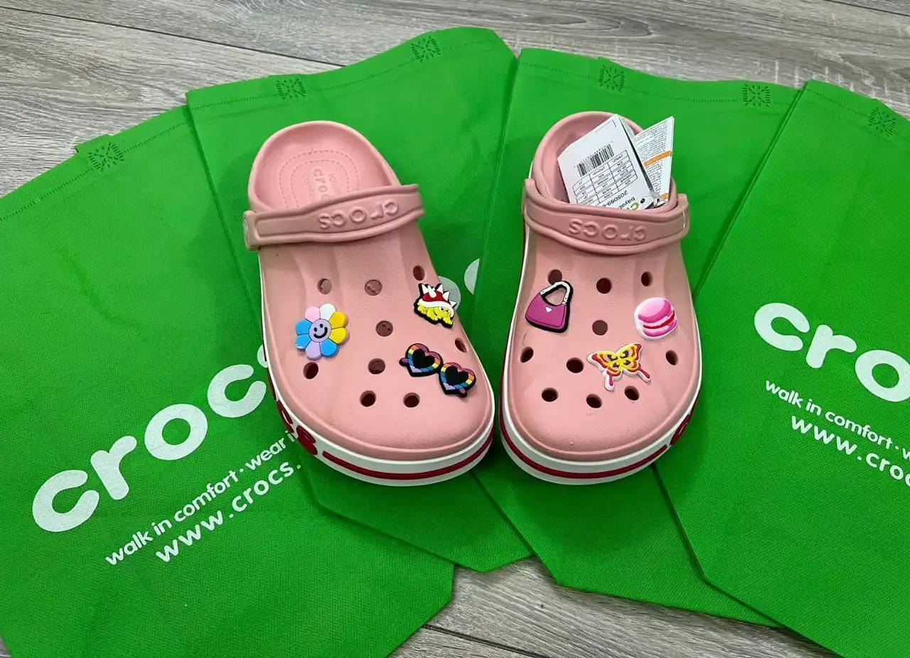 Скидка на детские и взрослые кроксы