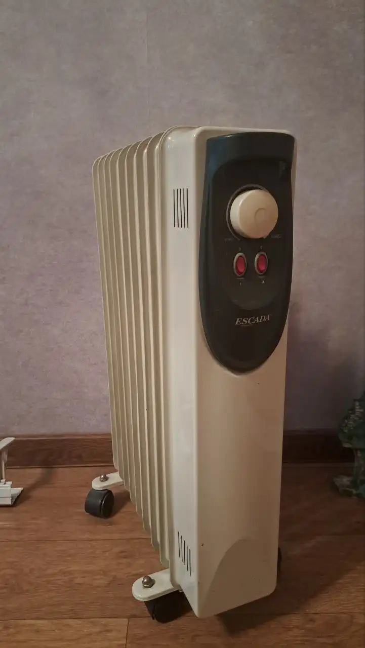 Масляный обогреватель с целыми колесиками - Обогреватели (Для дома и дачи) в Саратов