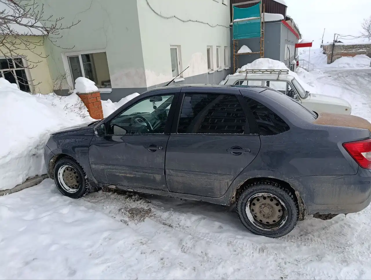 Автомобиль 2019 года в отличном состоянии - Легковые автомобили (Авто) в Саратов