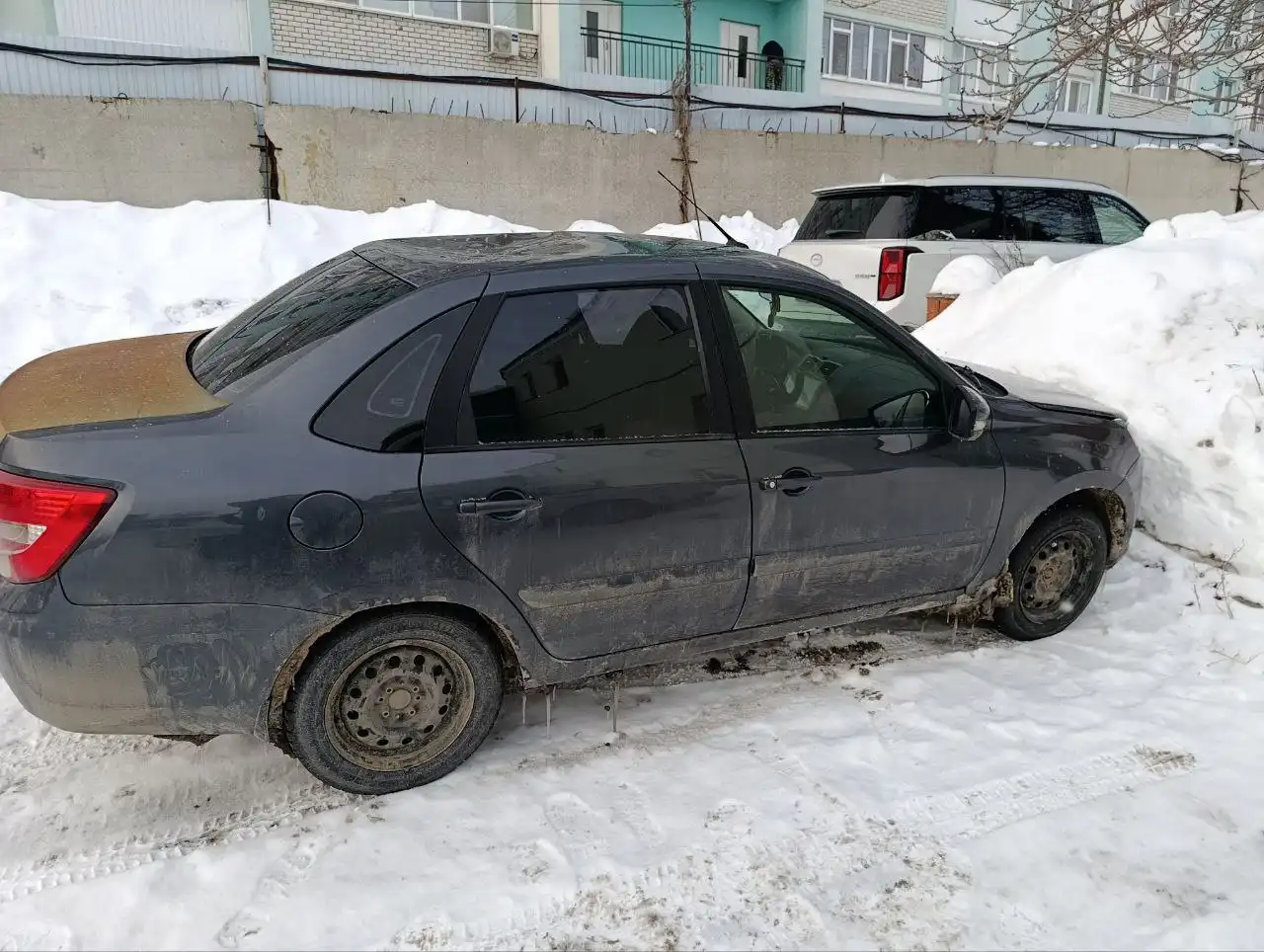 Автомобиль 2019 года в отличном состоянии - Легковые автомобили (Авто) в Саратов