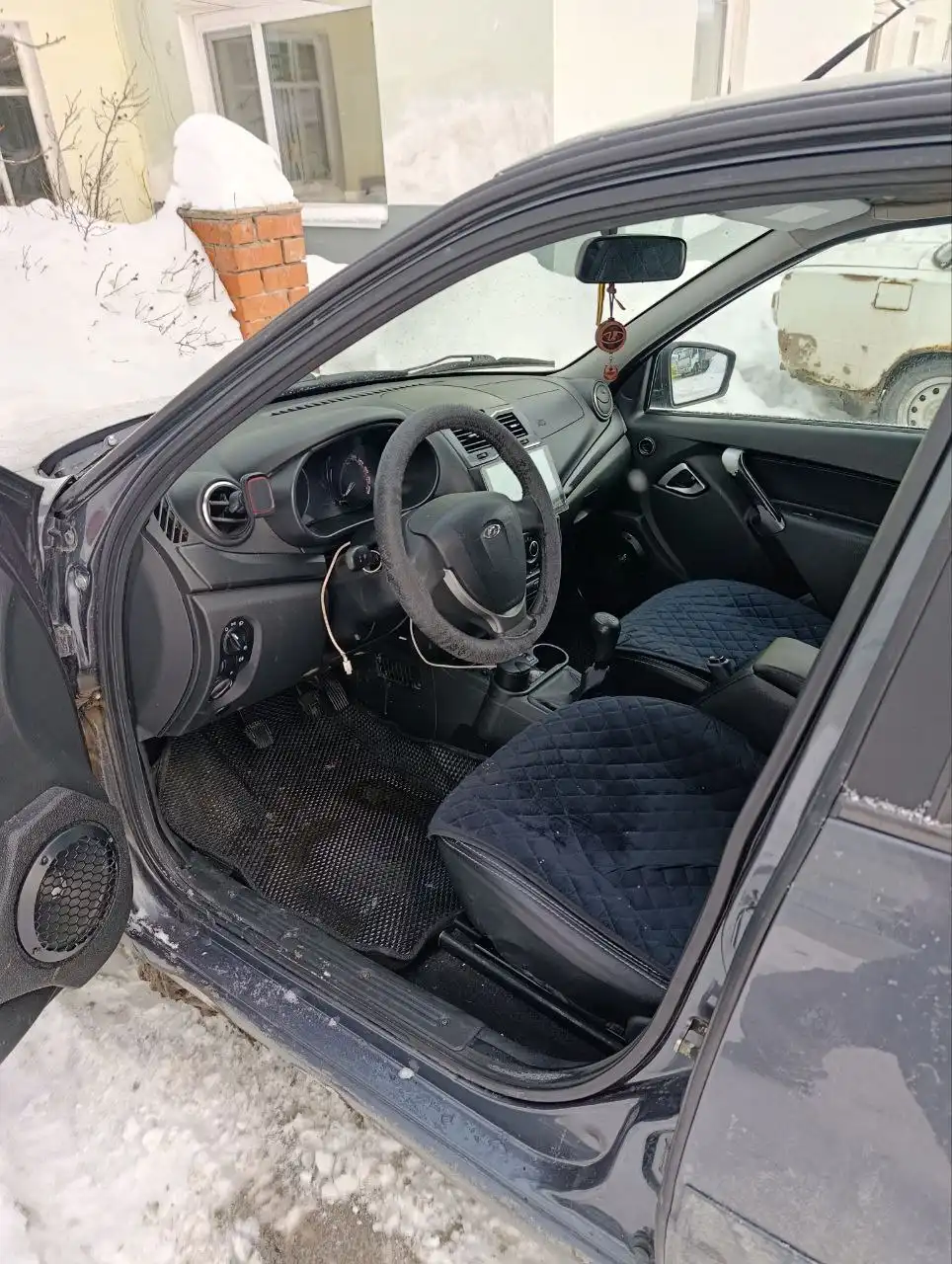 Автомобиль 2019 года в отличном состоянии - Легковые автомобили (Авто) в Саратов