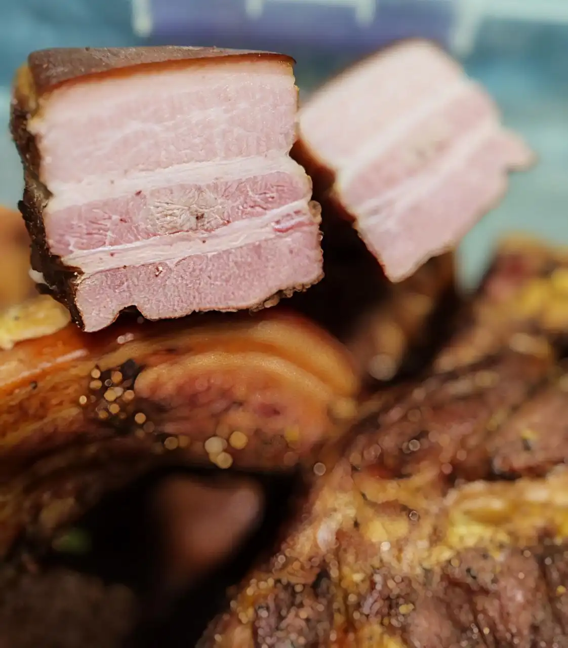 Свиная грудинка и курочка профессионального копчения - Швейное оборудование в Саратов