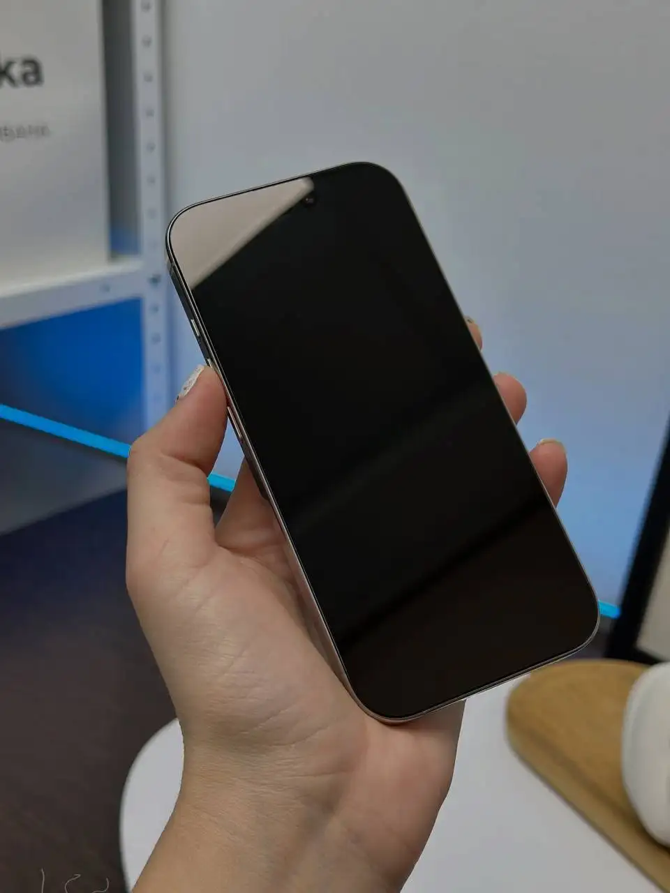 iPhone 16 Pro Natural Titanium 256Gb - Смартфоны (Электроника) в Саратов