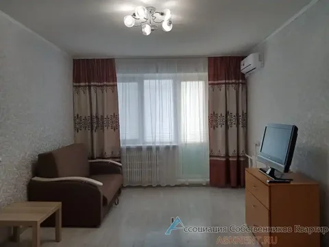 1-комнатная квартира посуточно на улице Закиева - Недвижимость в Казань