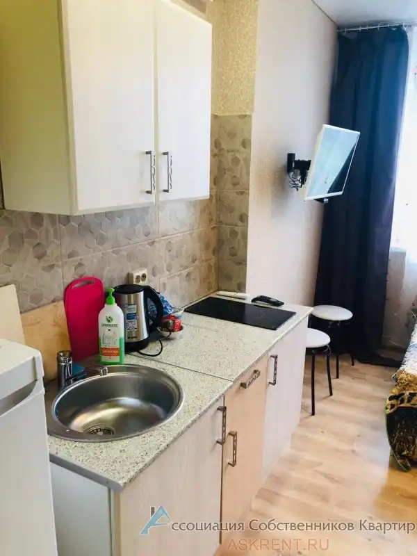 1-комнатная квартира посуточно на улице Петербургская - Аренда квартир (Недвижимость) в Казань