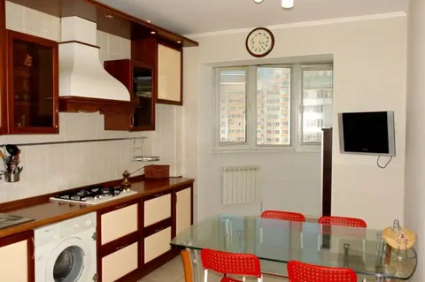 3-комнатная квартира посуточно на улице Абсалямова - Аренда комнаты в Казань