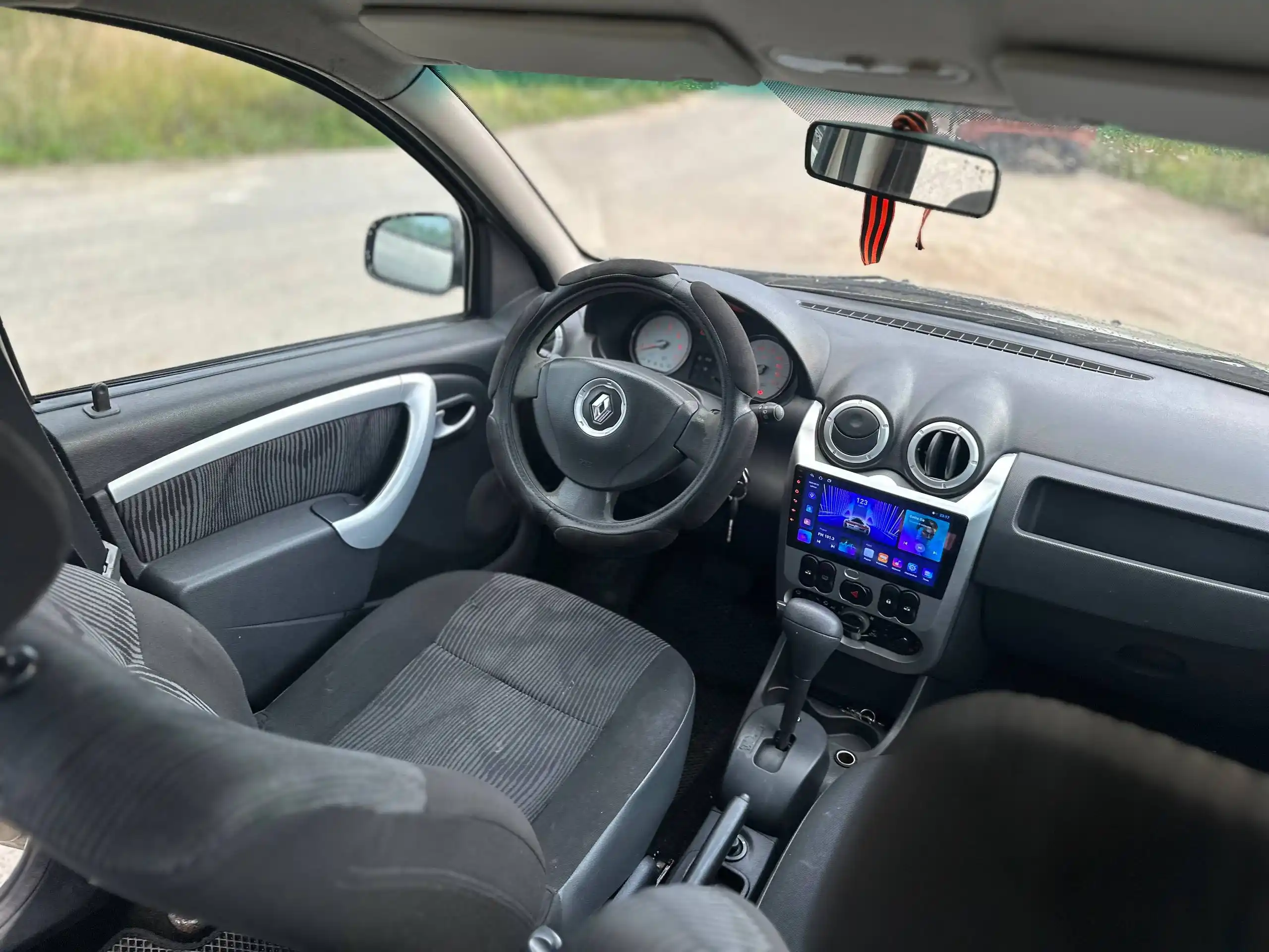 Продажа Renault Sandero 2011 года