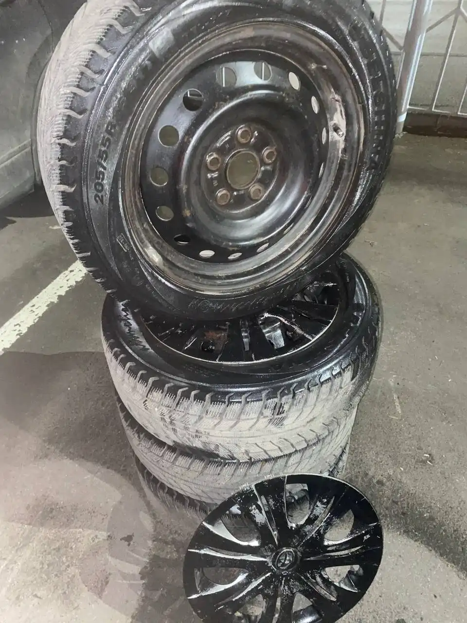 Продам комплект зимних колес 205/55 R16