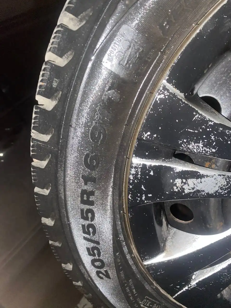Продам комплект зимних колес 205/55 R16