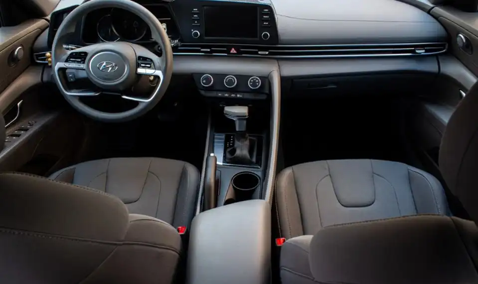 Hyundai Elantra 2.0 л 159 л.с.