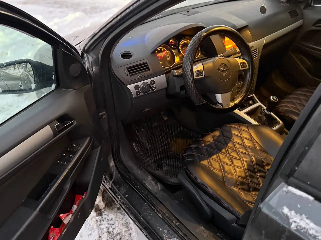 Opel Astra 2012 года в отличном состоянии