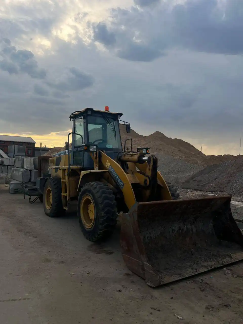 Фронтальный погрузчик МДСУ 3500 2012 года