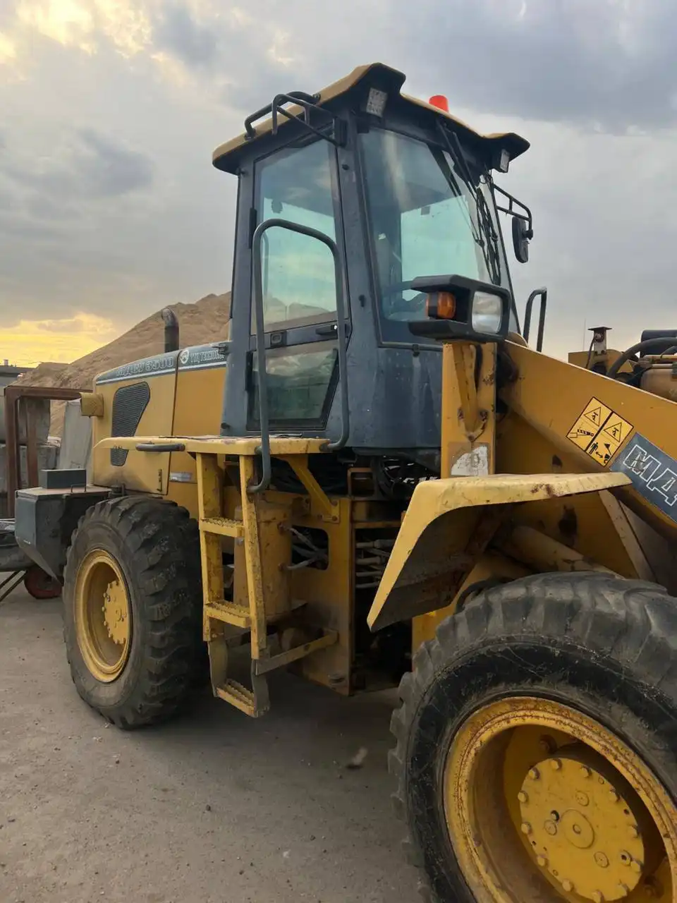 Фронтальный погрузчик МДСУ 3500 2012 года