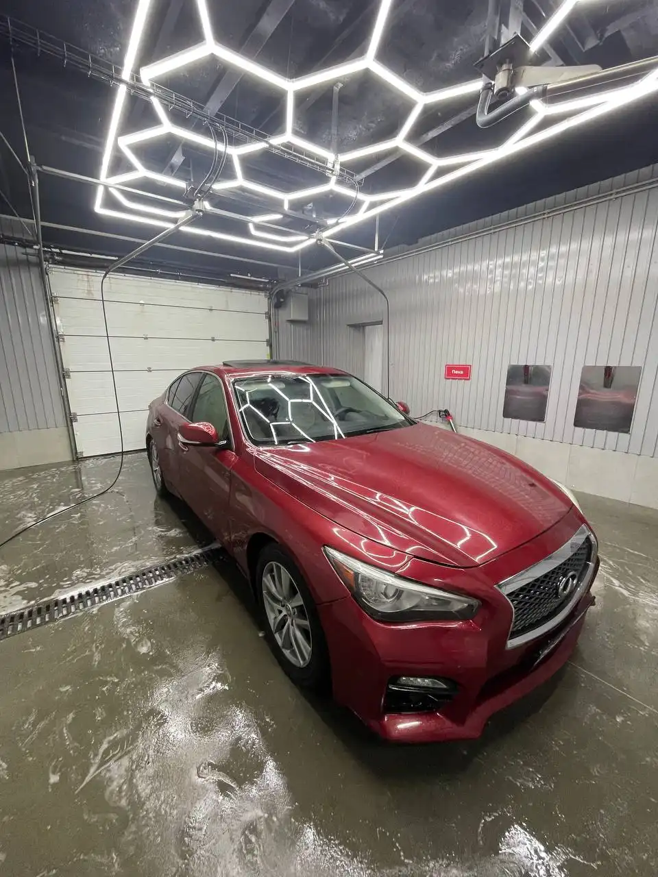 Infiniti Q50 2013 года