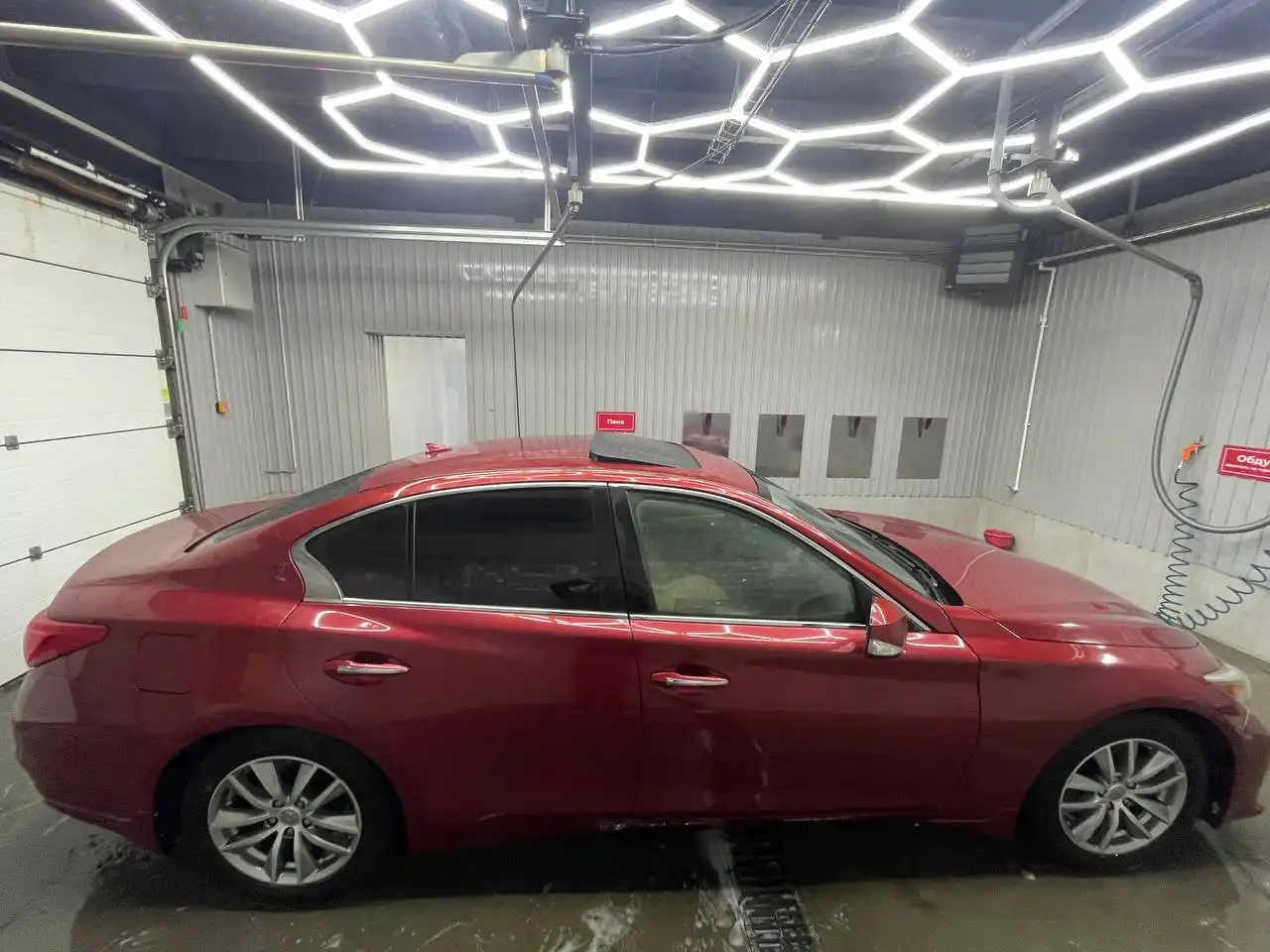 Infiniti Q50 2013 года