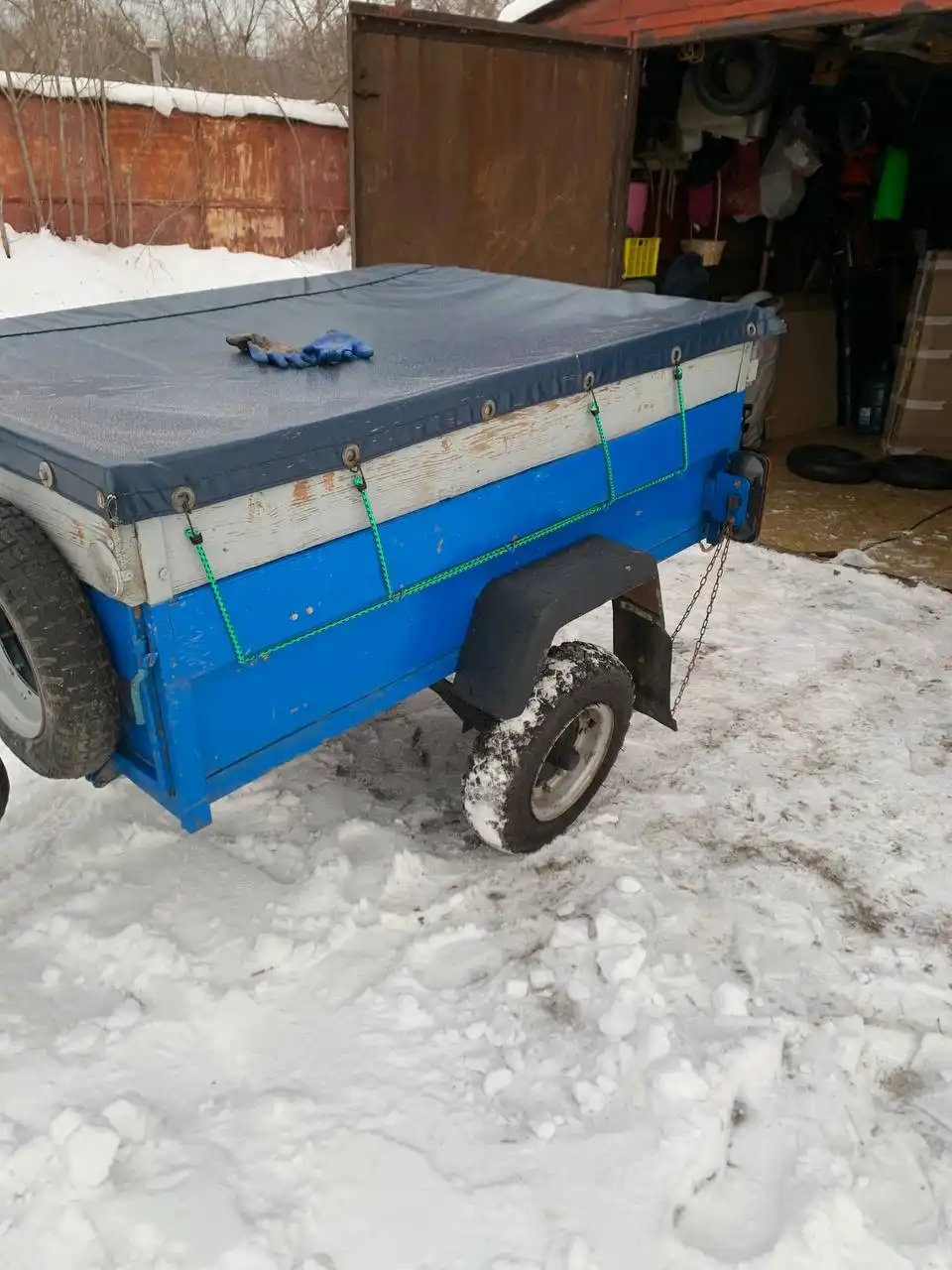 Прицеп Пчёлка в хорошем состоянии с документами