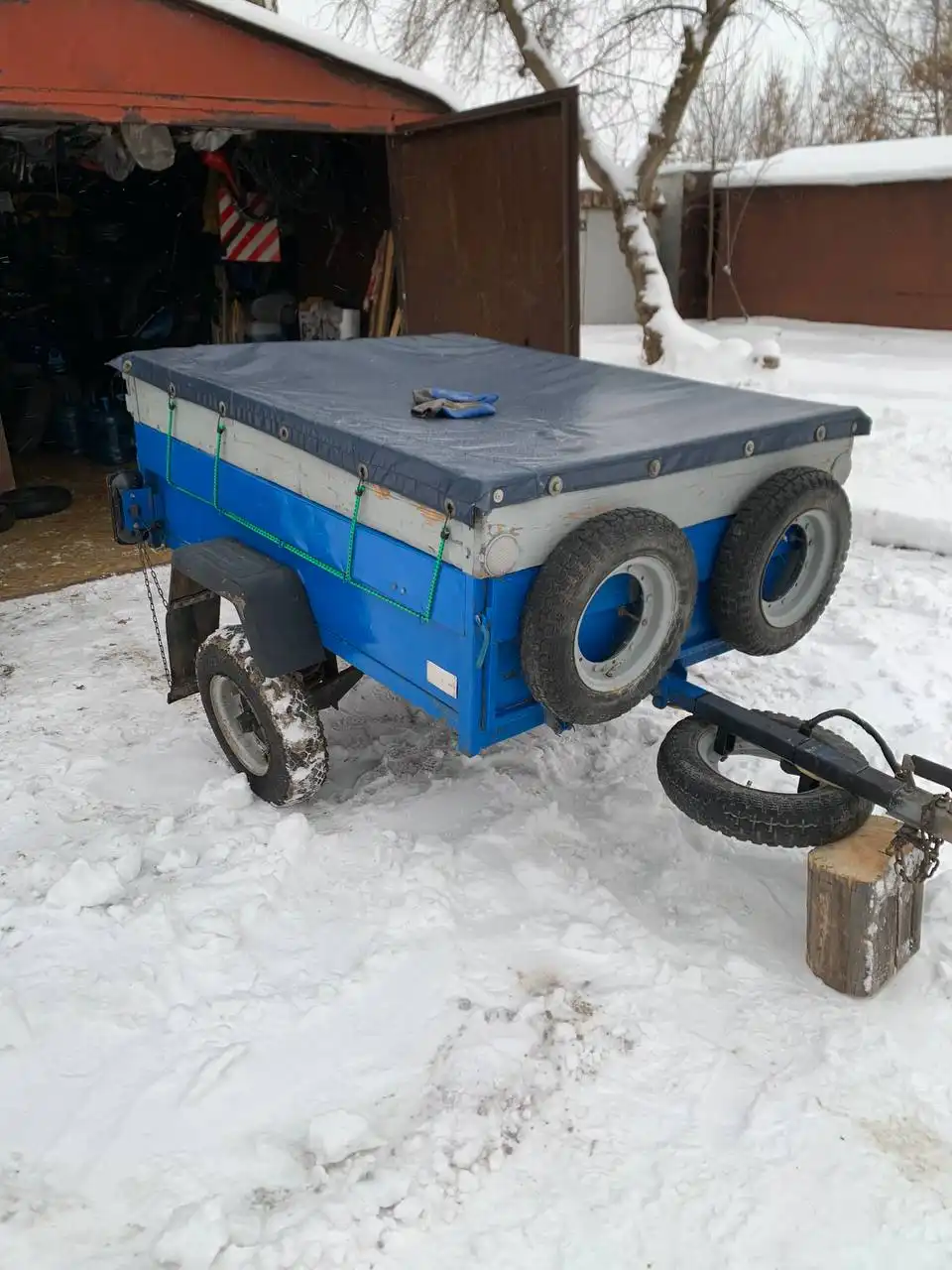 Прицеп Пчёлка в хорошем состоянии с документами