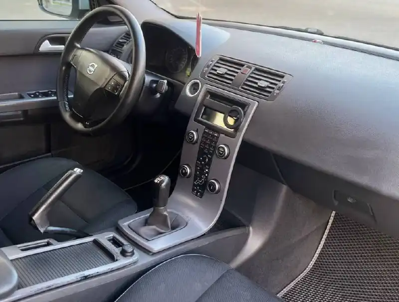 Volvo S40 2008 года 1.6 механика 260 тыс. км