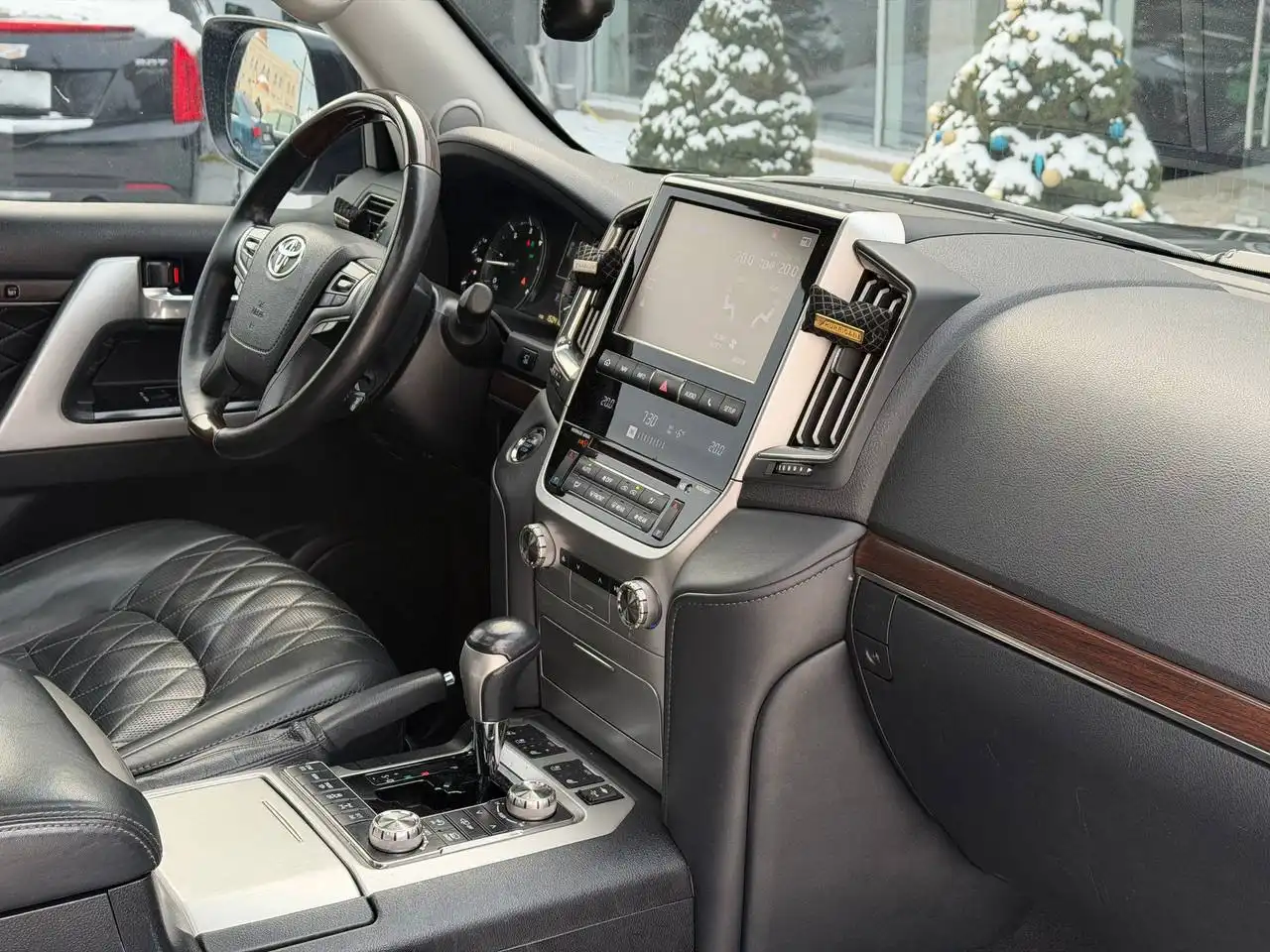 Toyota Land Cruiser 200 2017 года - Внедорожники (Авто) в Уфа