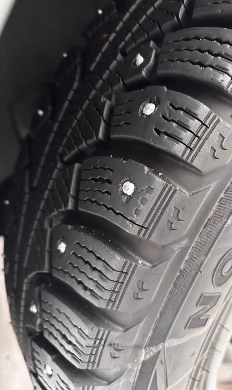 Продам комплект зимней резины Nordman 5 - Шины и диски (Авто) в Кандры