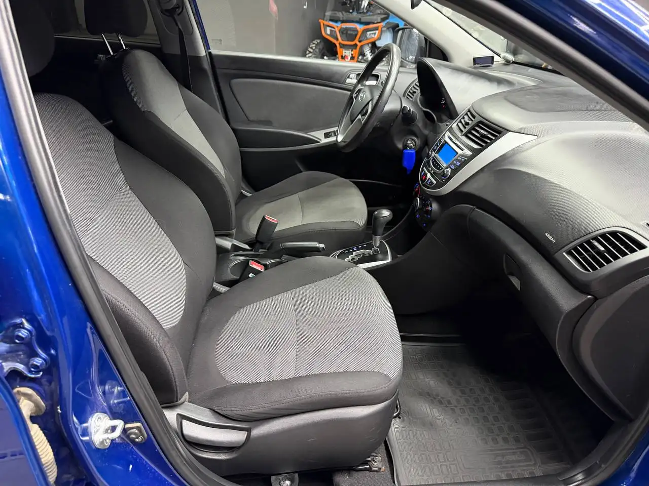 Продам Hyundai Solaris 2011 автомат - Легковые автомобили (Авто) в Казань