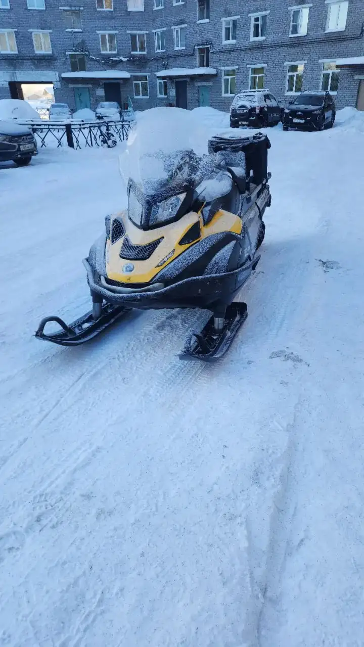 Продажа снегохода Ski-doo Skandic 2011 года - Снегоходы (Хобби и отдых) в Ловозеро