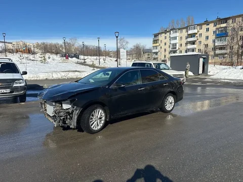 Toyota Camry 2015 года с пробегом 118 тыс. км - Внедорожники в Саратов