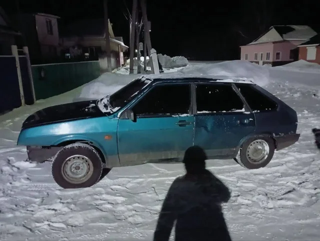 ВАЗ 2109 карбюратор, мотор коробка четко заводится, новый стартер - частное объявление в Гафурийский район, деревня Белое Озеро