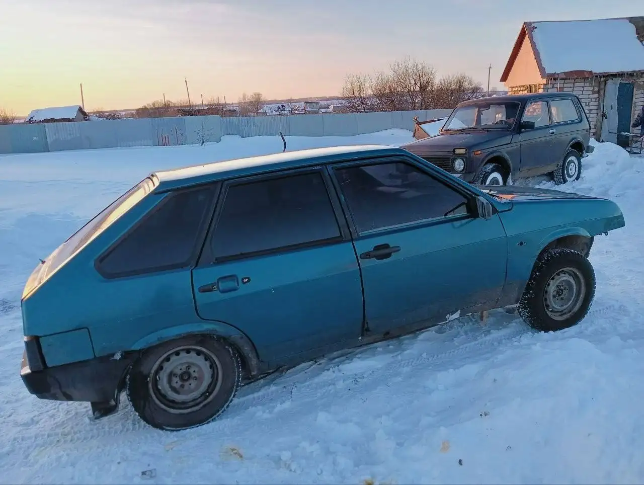 ВАЗ 2109 карбюратор, мотор коробка четко заводится, новый стартер - Легковые автомобили (Авто) в Гафурийский район, деревня Белое Озеро